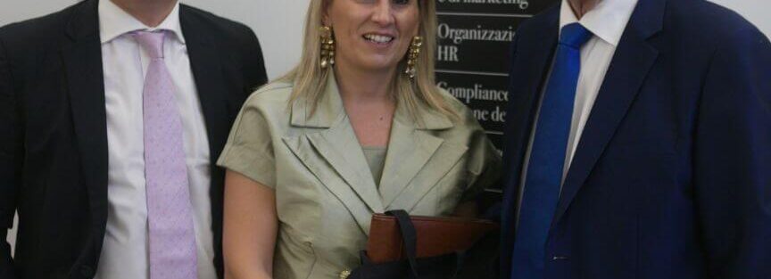Consegna riconoscimento Holgest Business Hub a Giovanna Zampella a Roma