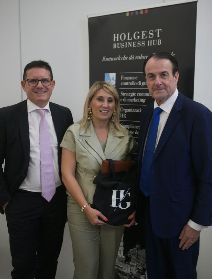 Consegna riconoscimento Holgest Business Hub a Giovanna Zampella a Roma
